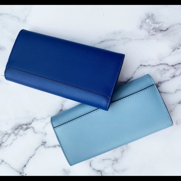 SALE‼️‼️ Michael kors large flap wallet carryall - Picture 2 of 8